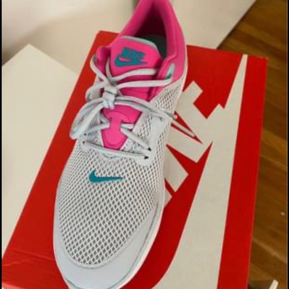 Nike size 5 1/2